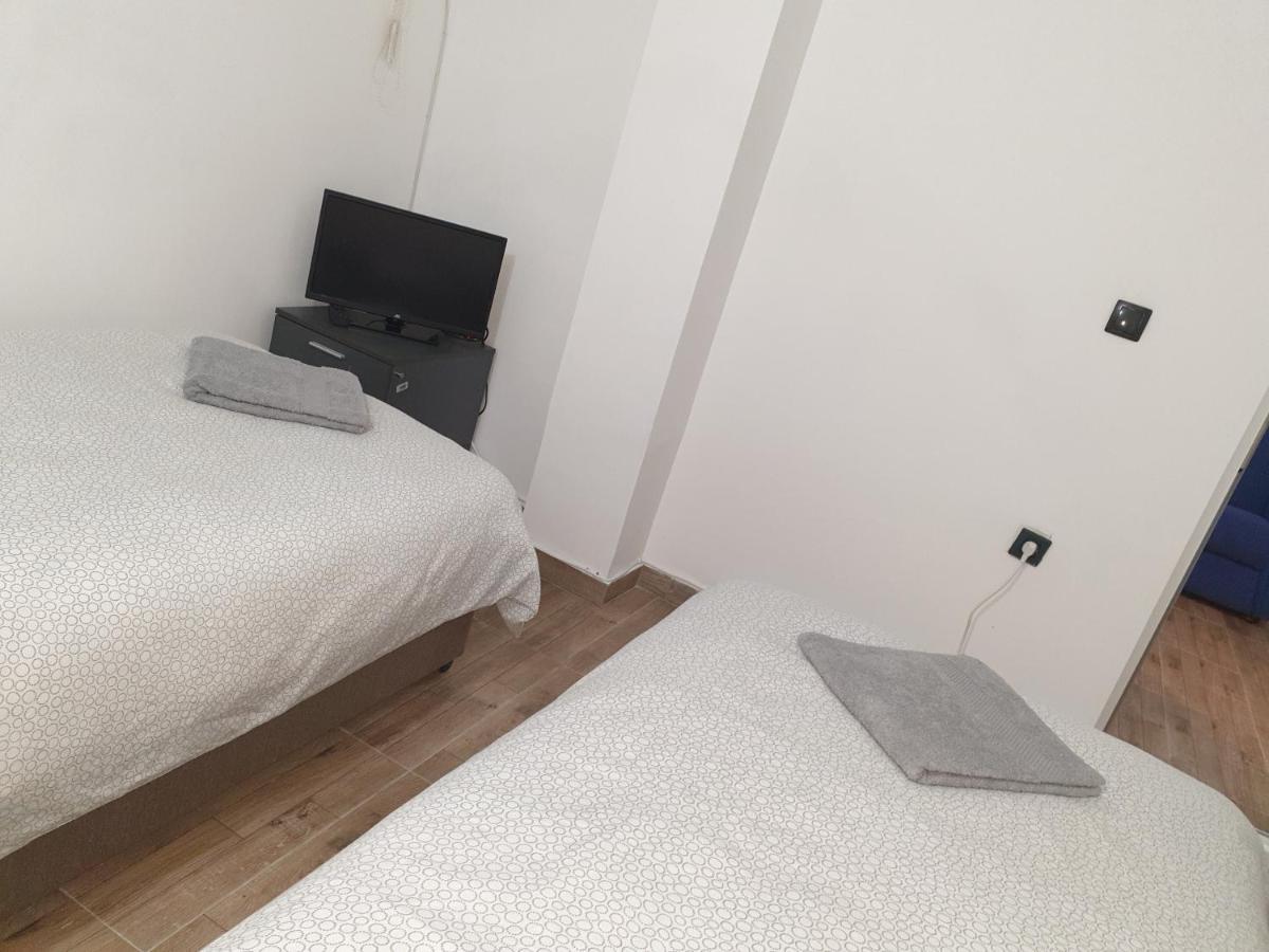 Sweet Basement Suteren Apartments Parking 5 Euro Skopje Ngoại thất bức ảnh