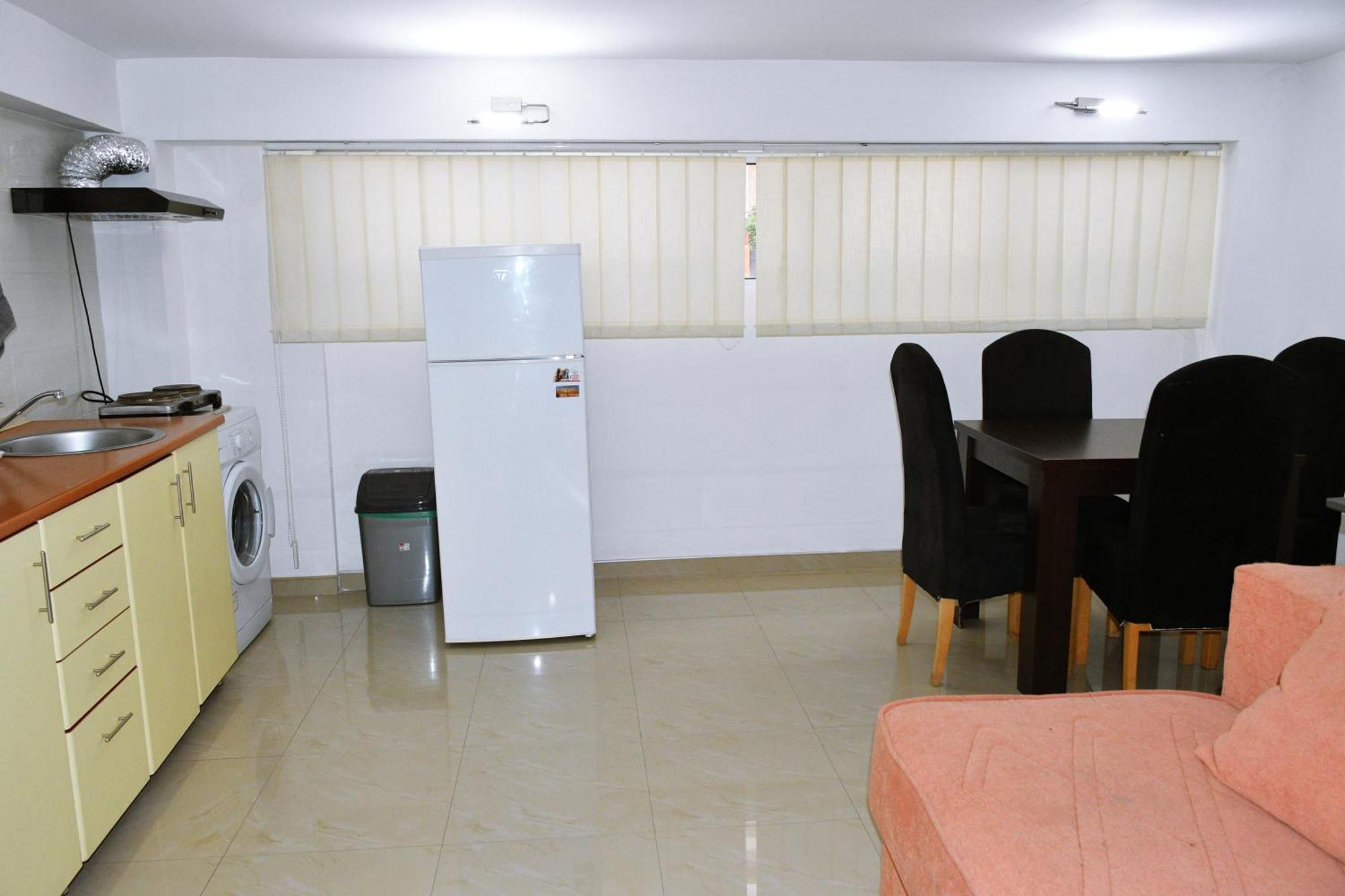 Sweet Basement Suteren Apartments Parking 5 Euro Skopje Ngoại thất bức ảnh