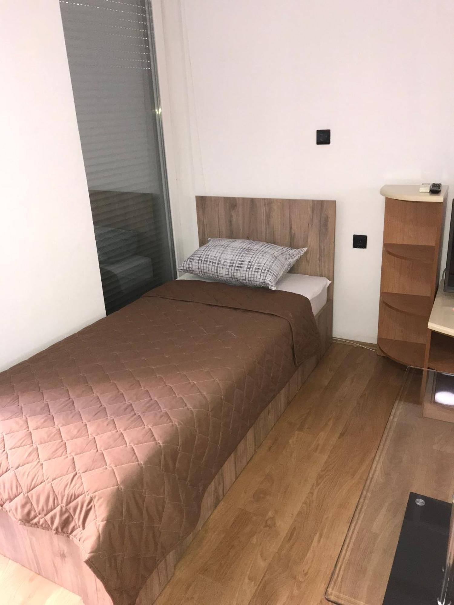 Sweet Basement Suteren Apartments Parking 5 Euro Skopje Ngoại thất bức ảnh