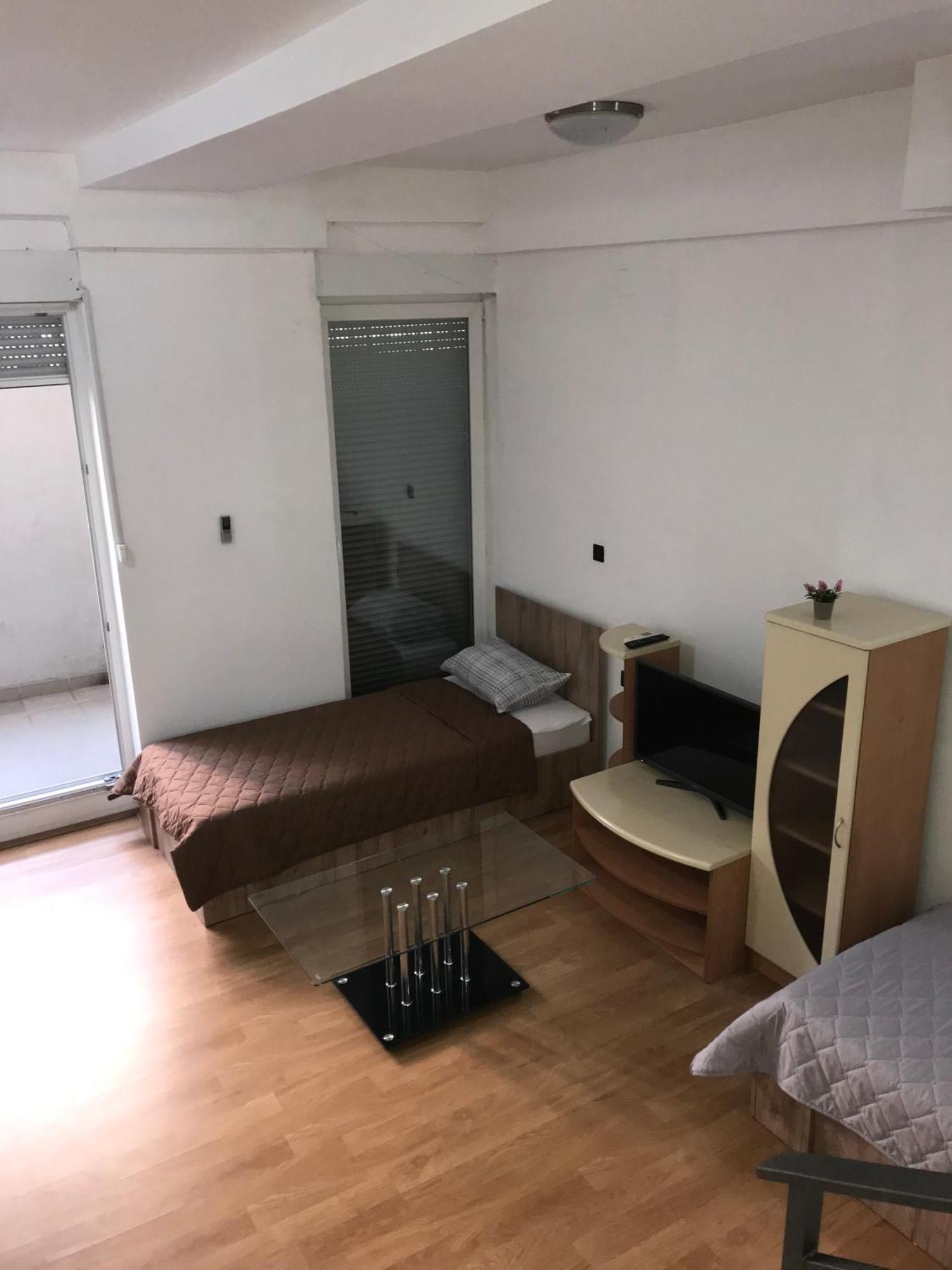 Sweet Basement Suteren Apartments Parking 5 Euro Skopje Ngoại thất bức ảnh